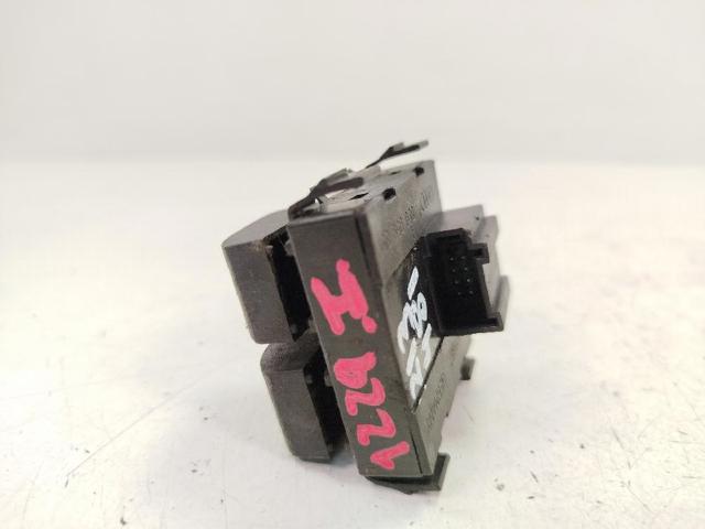 8L0959851 Interruptor de elevalunas delantera izquierda  en stock Granada