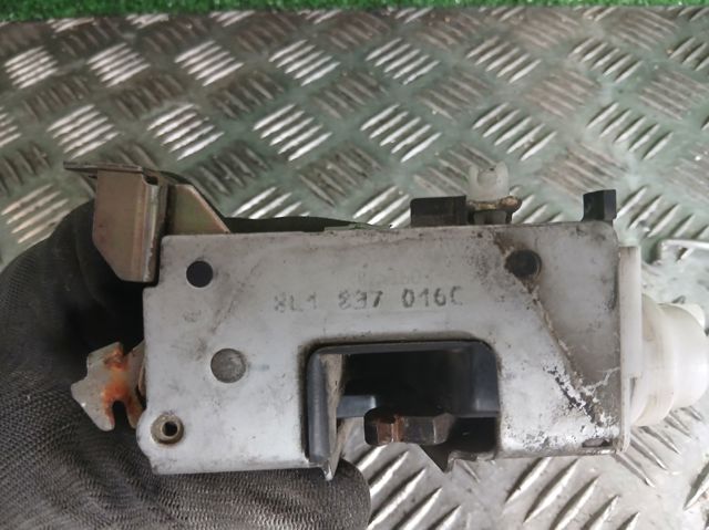 8L1837016C VAG Cerradura de puerta delantera derecha  disponible Alicante