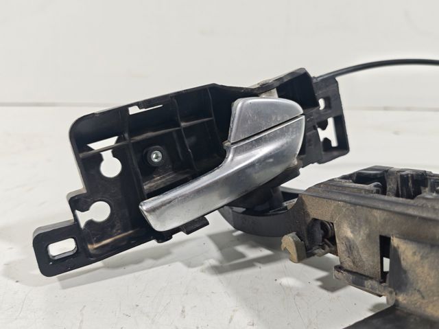 8M2AR21812AA FORD Cerradura de puerta delantera derecha  en stock Huelva