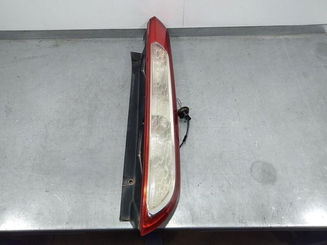 Piloto trasero derecho 8M5113404A FORD