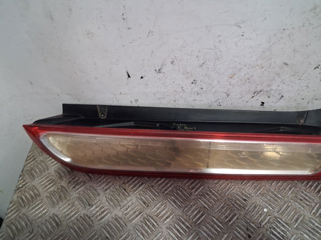 8M5113404A FORD Piloto trasero derecho  en stock Córdoba