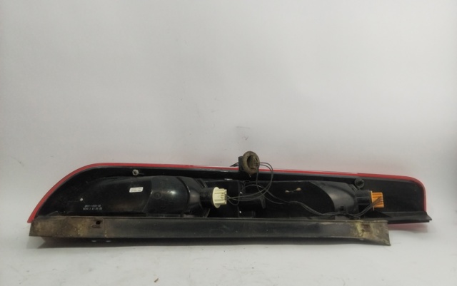 FORD 8M5113404AD Piloto trasero derecho  en stock Terrassa