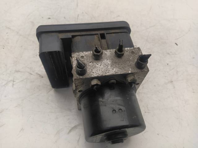 8M512C405AA Ford