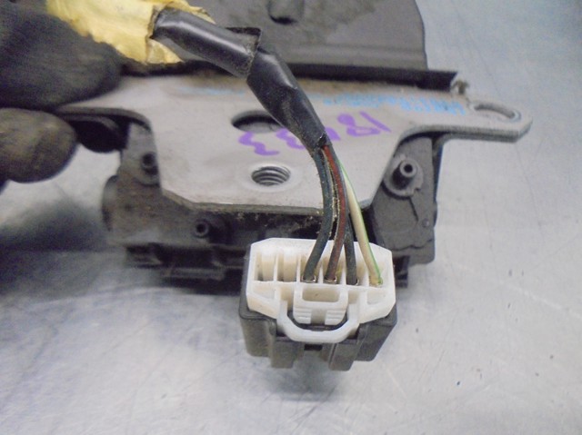 8M51R442A66AC Cerradura de maletero  en stock Granada