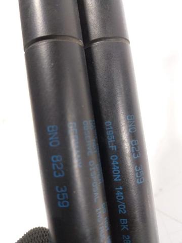 VAG 8N0823359 Amortiguador de capó  disponible España