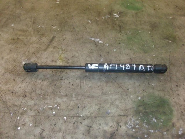 VAG 8N0823359 Amortiguador de capó  en stock Terrassa