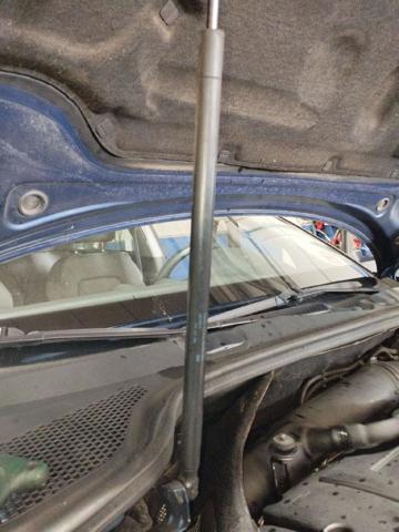 8P0823359 VAG Amortiguador de capó  comprar en Lleida