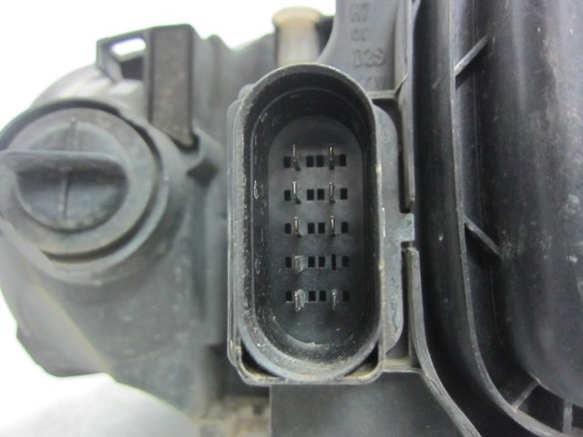 VAG 8P0941003K Faro izquierdo  comprar en Albacete