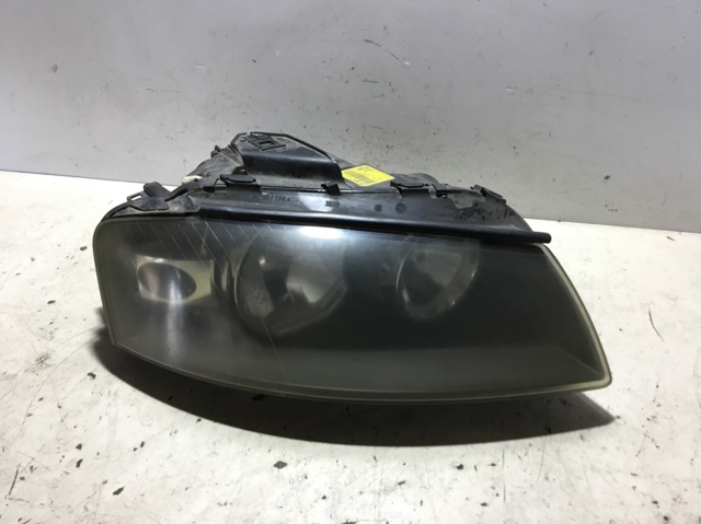 Faro derecho Audi A3 8P1