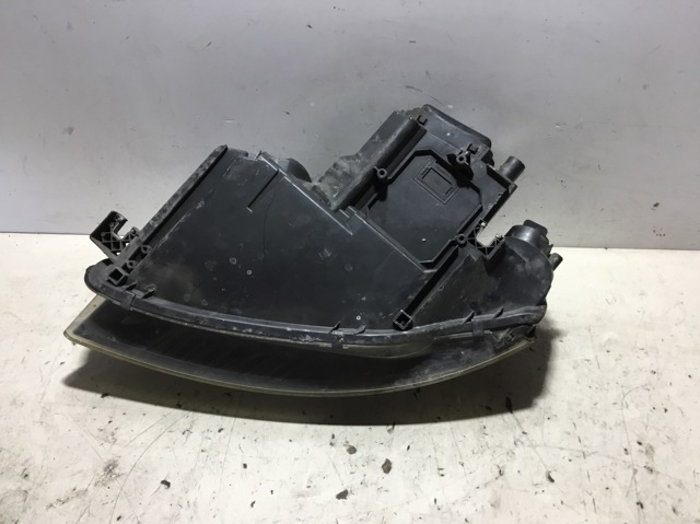 Faro derecho Audi A3 8P1