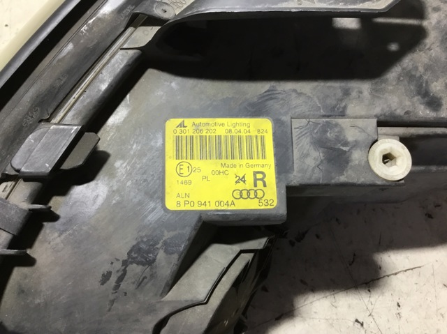 Faro derecho Audi A3 8P1