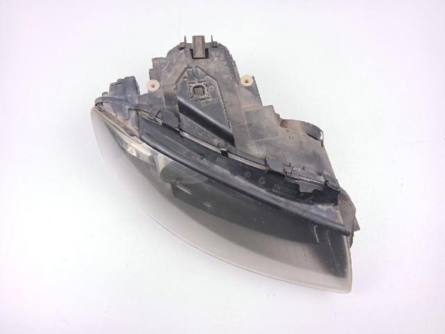 Faro derecho Audi A3 8P1