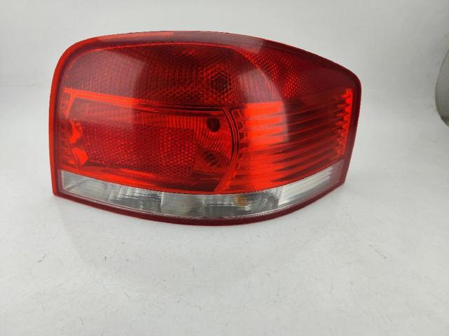 8P0945096 VAG Piloto trasero exterior derecho  disponible Ourense