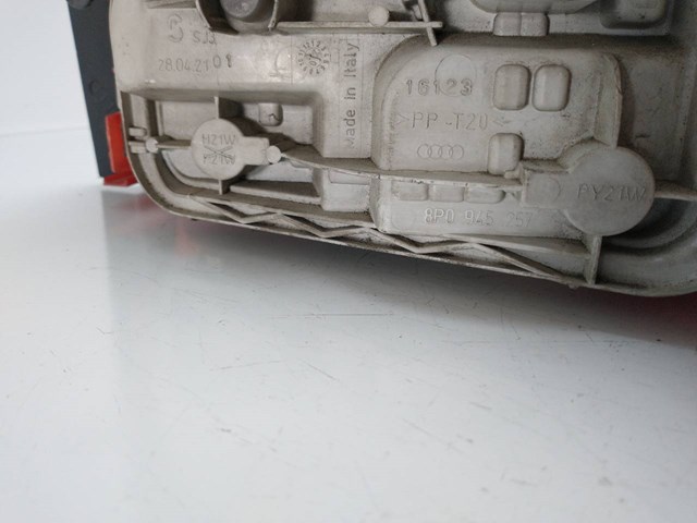 8P0945257 VAG Piloto trasero exterior derecho  disponible Vigo