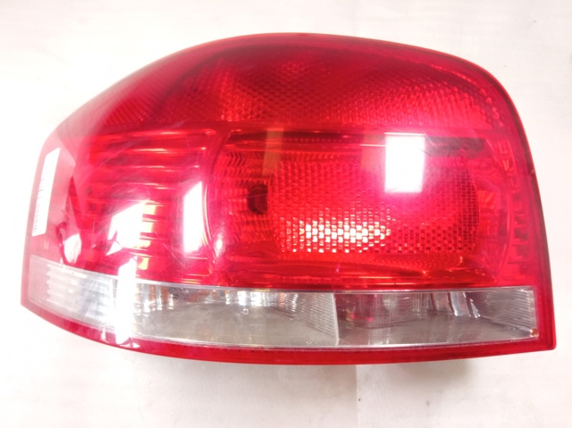 8P0945257 Piloto trasero exterior derecho  comprar en Zaragoza