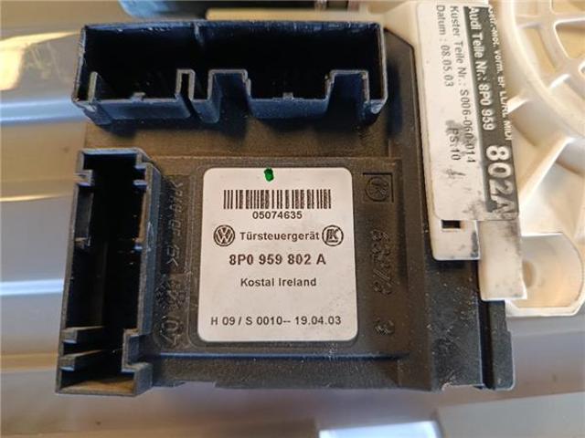 8P0959802A Motor del elevalunas de la puerta delantera derecha  en stock Granada