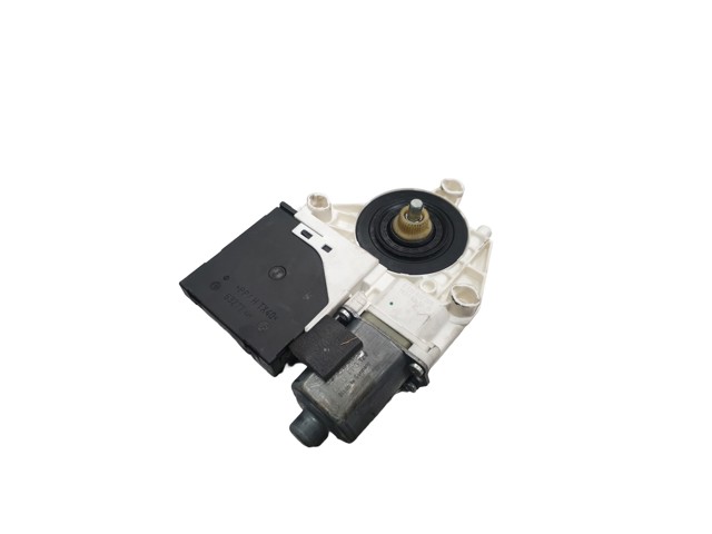 8P0959802A Motor del elevalunas de la puerta delantera derecha comprar Sevilla