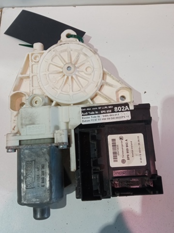 8P0959802A VAG Motor del elevalunas de la puerta delantera derecha  en stock Córdoba
