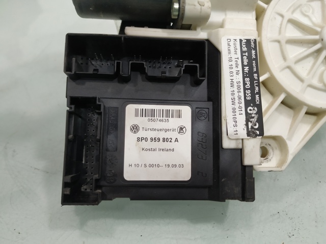 8P0959802A VAG Motor del elevalunas de la puerta delantera derecha  en stock Huelva
