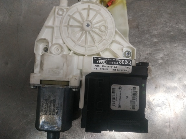 8P0959802Q VAG