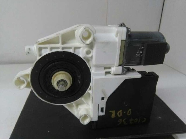 8P0959802Q VAG