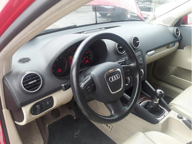 Panel frontal interior salpicadero 8P1857003D VAG/Audi