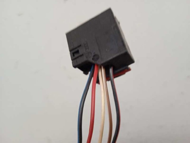 8P1858532G VAG Espejo de retrovisor derecho  en stock Córdoba