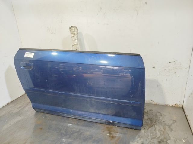 VAG 8P3831052D Puerta delantera derecha  en stock Valencia