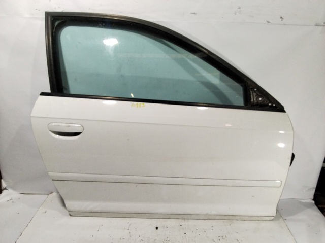 VAG 8P3831052D Puerta delantera derecha  en stock Salamanca