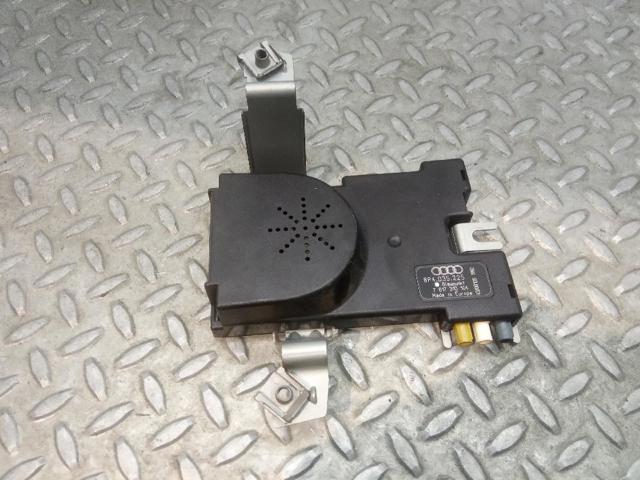 8P4035225 VAG Amplificador de señal de antena  en stock Gandía