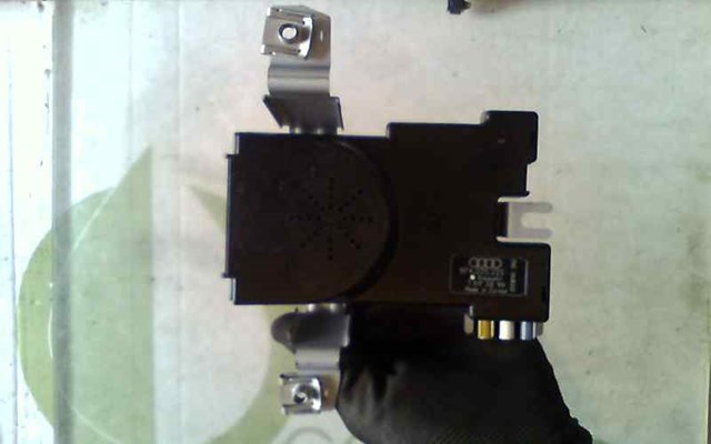 VAG 8P4035225 Amplificador de señal de antena  en stock Salamanca