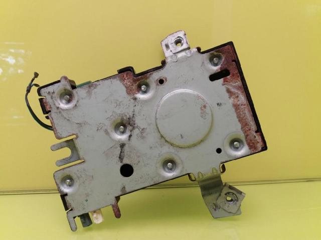 8P4035225D Amplificador de señal de antena  en stock Castellón