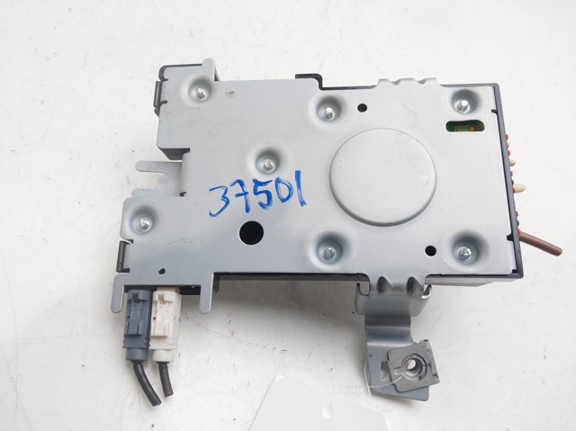 8P4035225D VAG Amplificador de señal de antena  en stock Huelva
