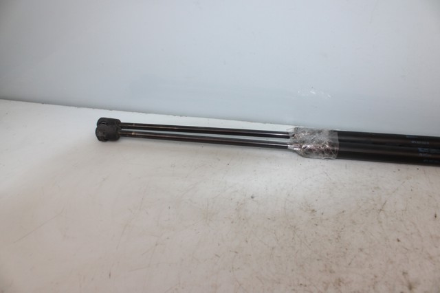 8P4827552B Amortiguador de la tapa del maletero  disponible Málaga