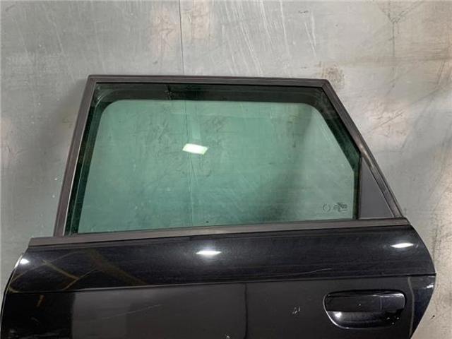 VAG 8P4833051A Puerta trasera izquierda  comprar en Ponferrada
