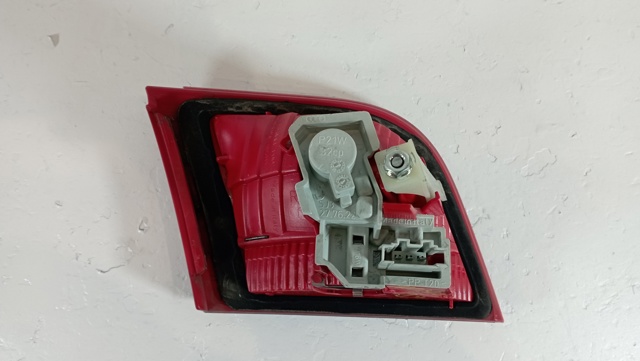 8P4945094B VAG Piloto trasero interior derecho  en stock Huelva