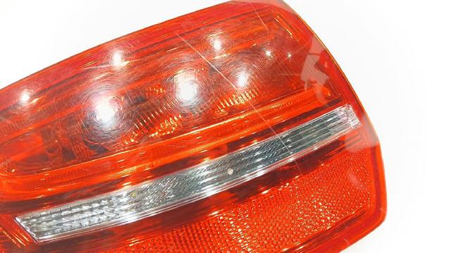 8P4945095E VAG Piloto trasero exterior izquierdo  disponible Vigo