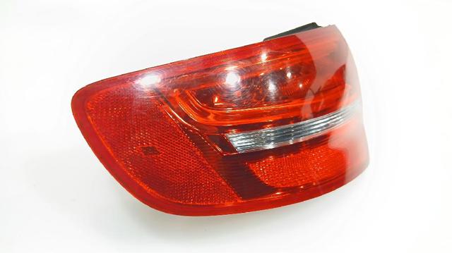 8P4945095E Piloto trasero exterior izquierdo comprar Girona