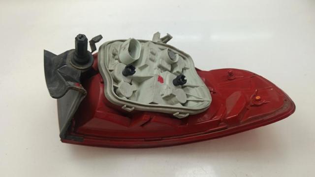 8P4945096E Piloto trasero exterior derecho comprar Girona