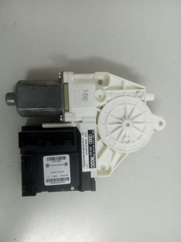 8P4959802D Motor del elevalunas de la puerta trasera derecha comprar Sevilla