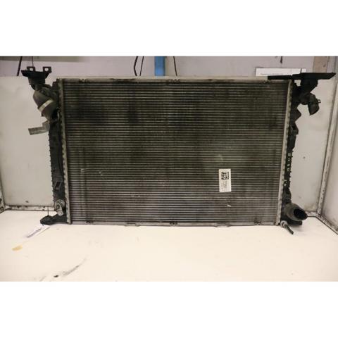 Radiador del motor 8R0121251A VAG