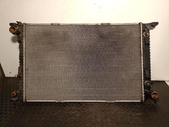 Radiador de auto 8R0121251E VAG