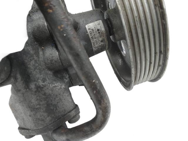 Bomba de dirección hidráulica Audi A4  (8K5)