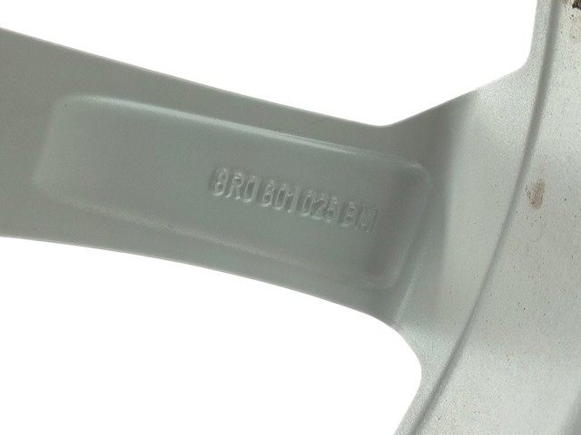 8R0601025BM VAG
