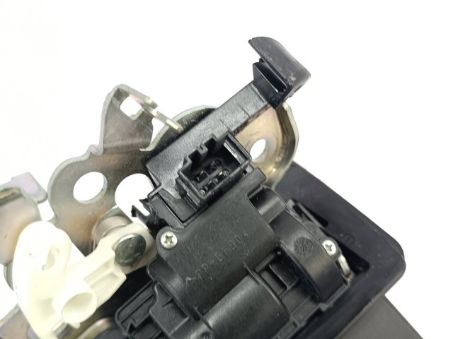 8R0827505 Cerradura de tapa de maletero  disponible Burgos