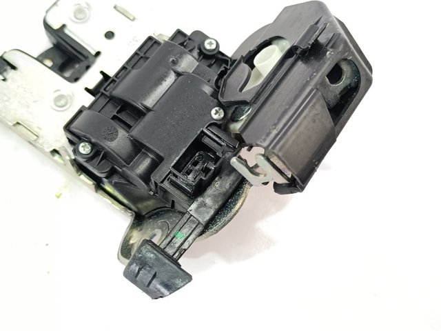 VAG 8R0827505 Cerradura de maletero  en stock Salamanca