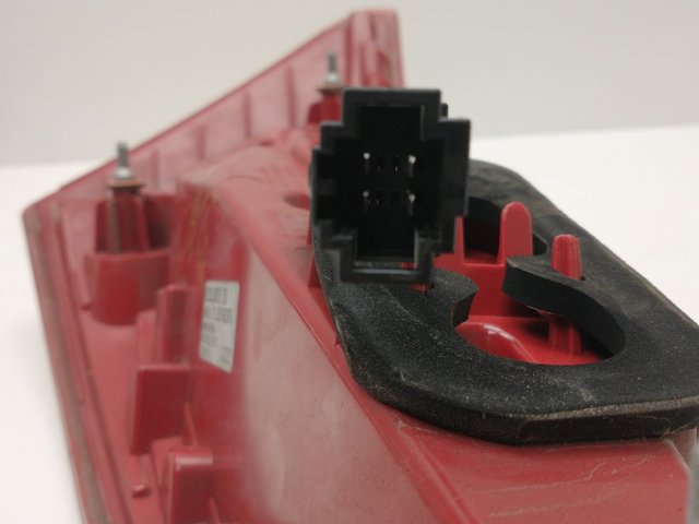 8R0945094 Piloto trasero derecho comprar Sevilla