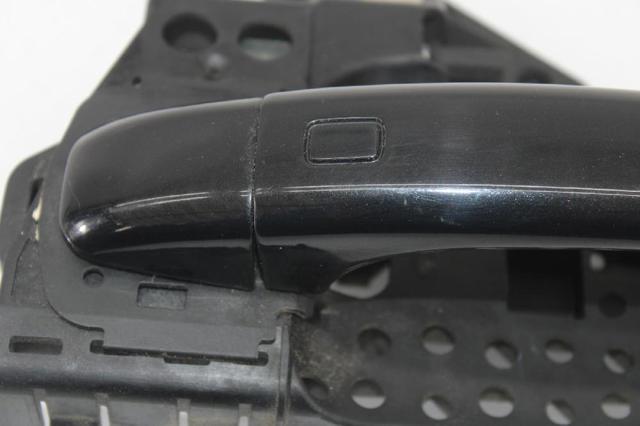 VAG 8T01837885 Soporte de manija exterior de puerta delantera izquierda  en stock Terrassa