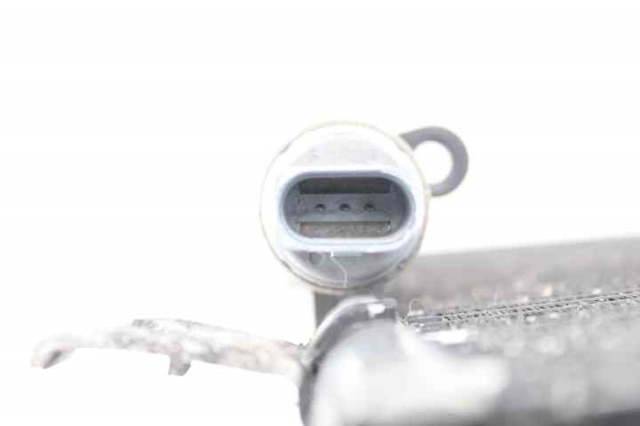 VAG 8T0260403F Condensador de aire acondicionado  disponible Valladolid