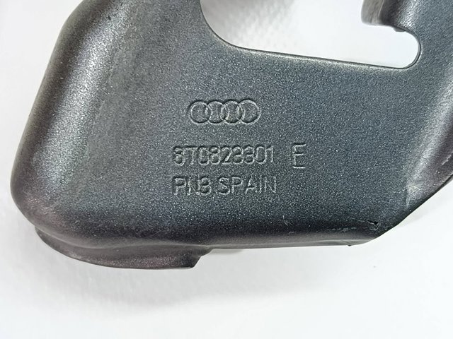8T0823302E VAG